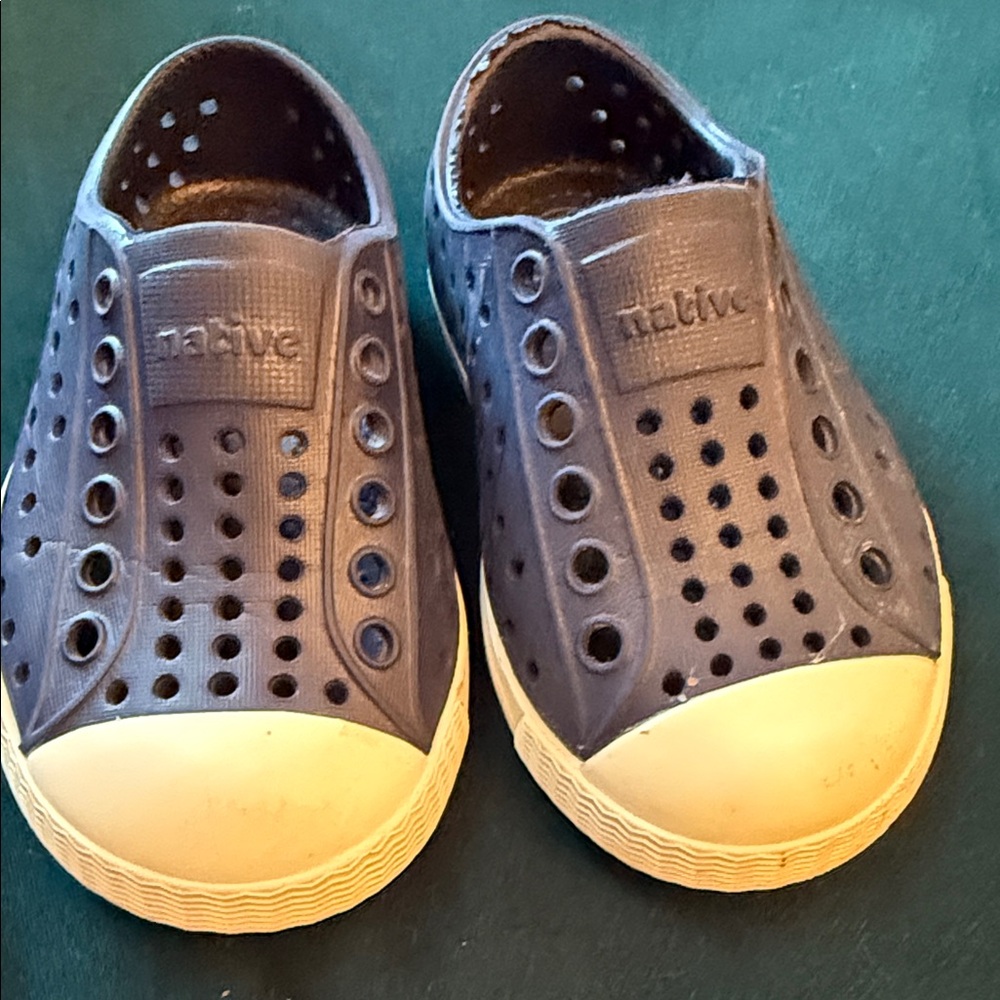 Native Shoes Kids Blue and White Slip-On Sneakers, like new condition 💙💙